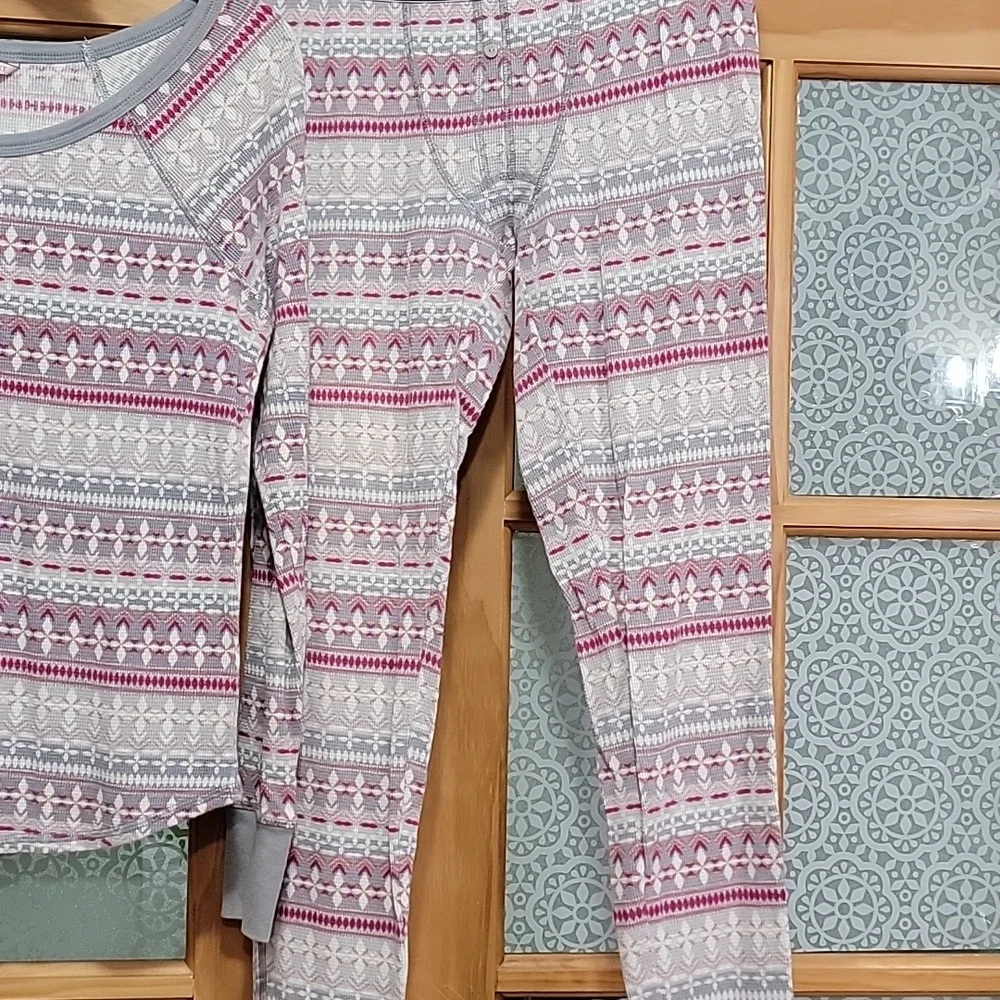 Cozy Gray and Pink Victoria's Secret Pajamas - Picture 3 of 4